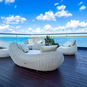 https://villa-la-calma-bacalar.quintano-roohotels.com